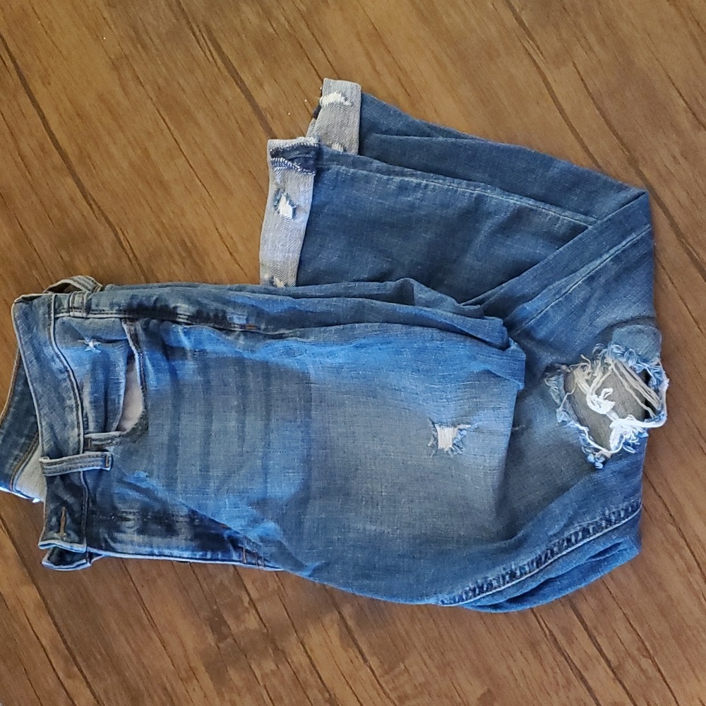 Studio Blue Cropped Distressed Jeans size 31